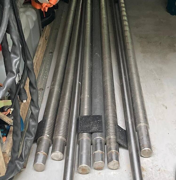 Öffnet die Seite 'Schwimmbad - Reparatur des Hubbodens ist gestartet'